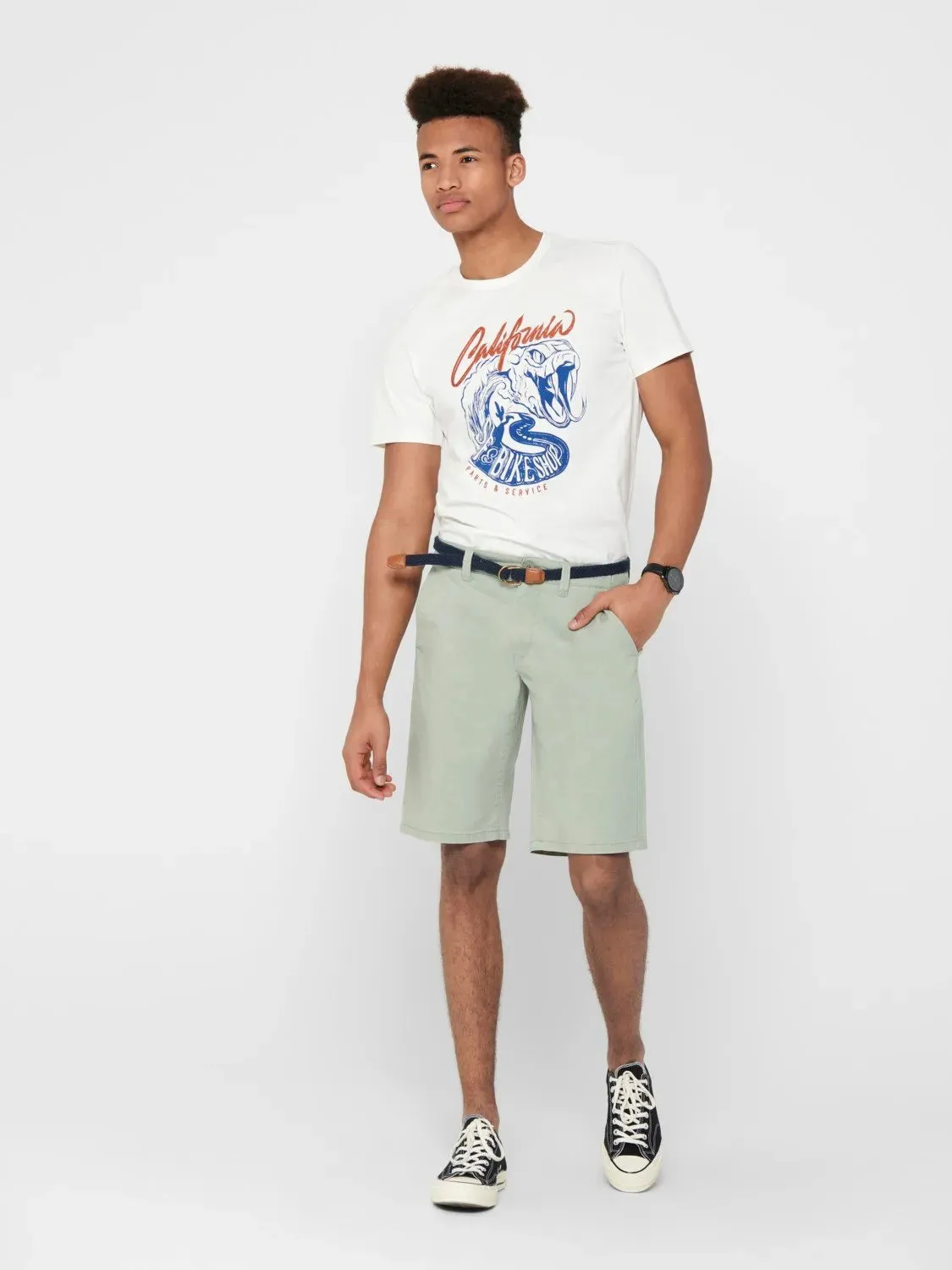 Bermudas de corte regular tipo chinos