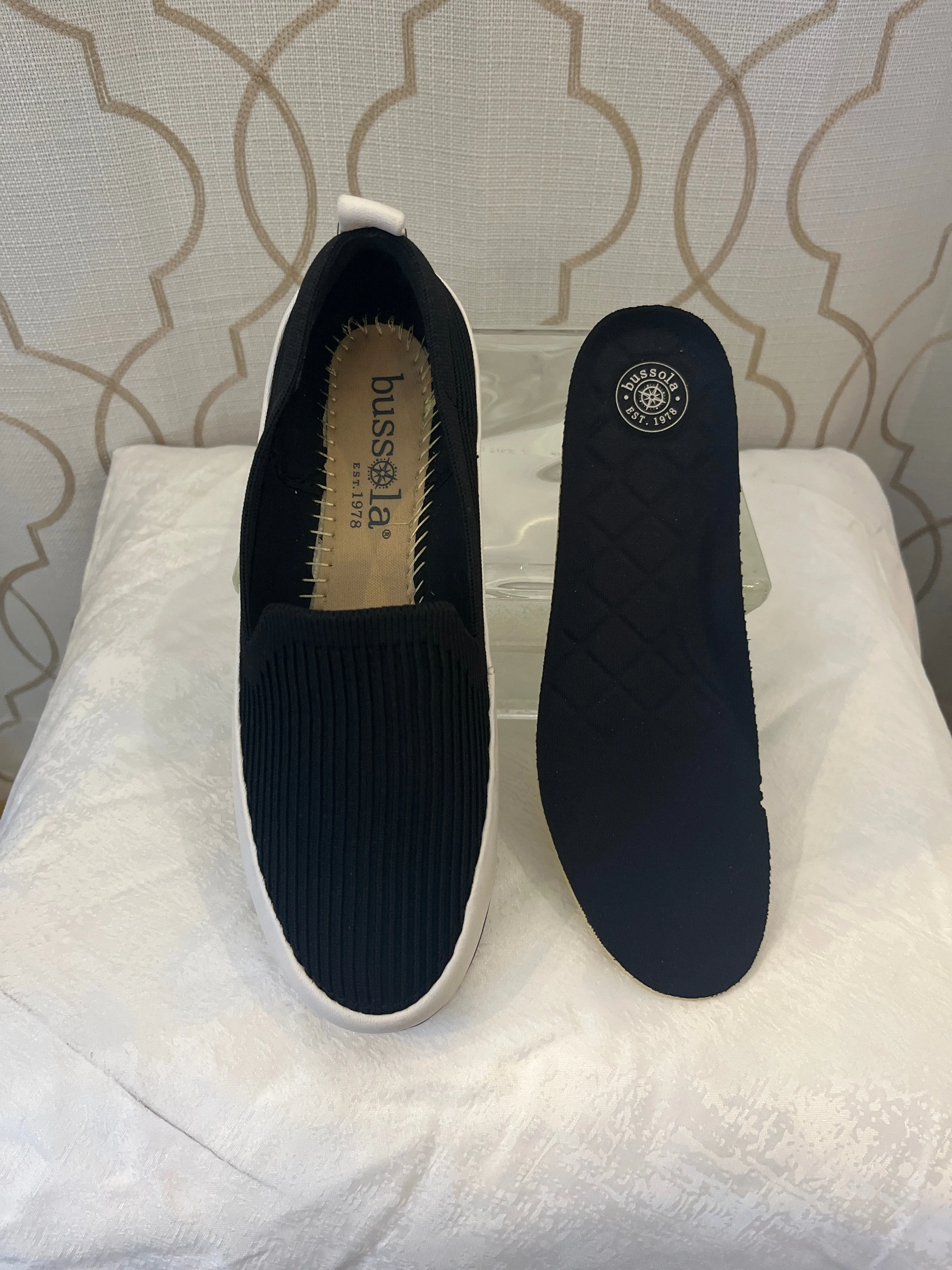 BUSSOLA KASJA BLACK KNIT SLIP ON