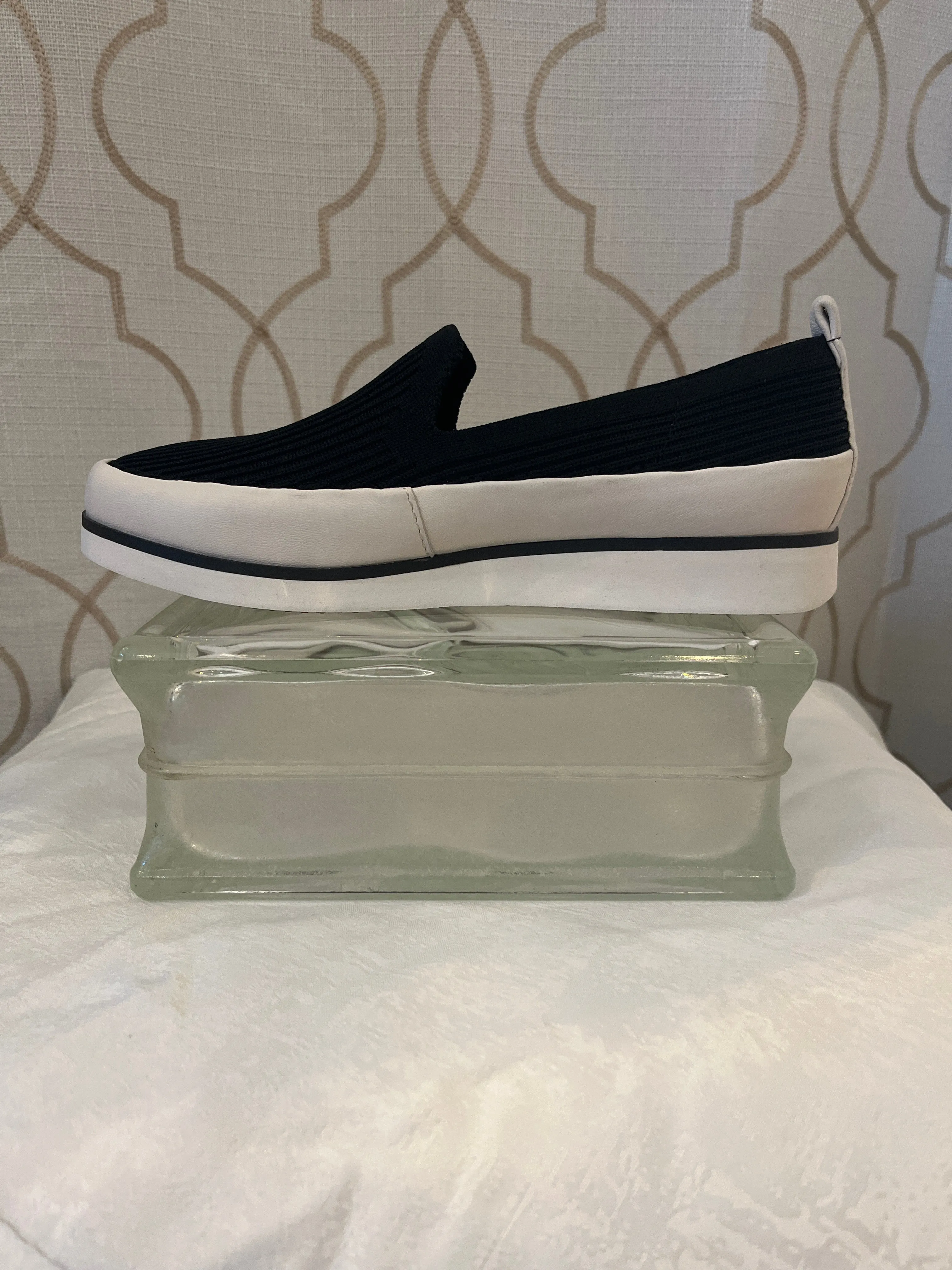 BUSSOLA KASJA BLACK KNIT SLIP ON