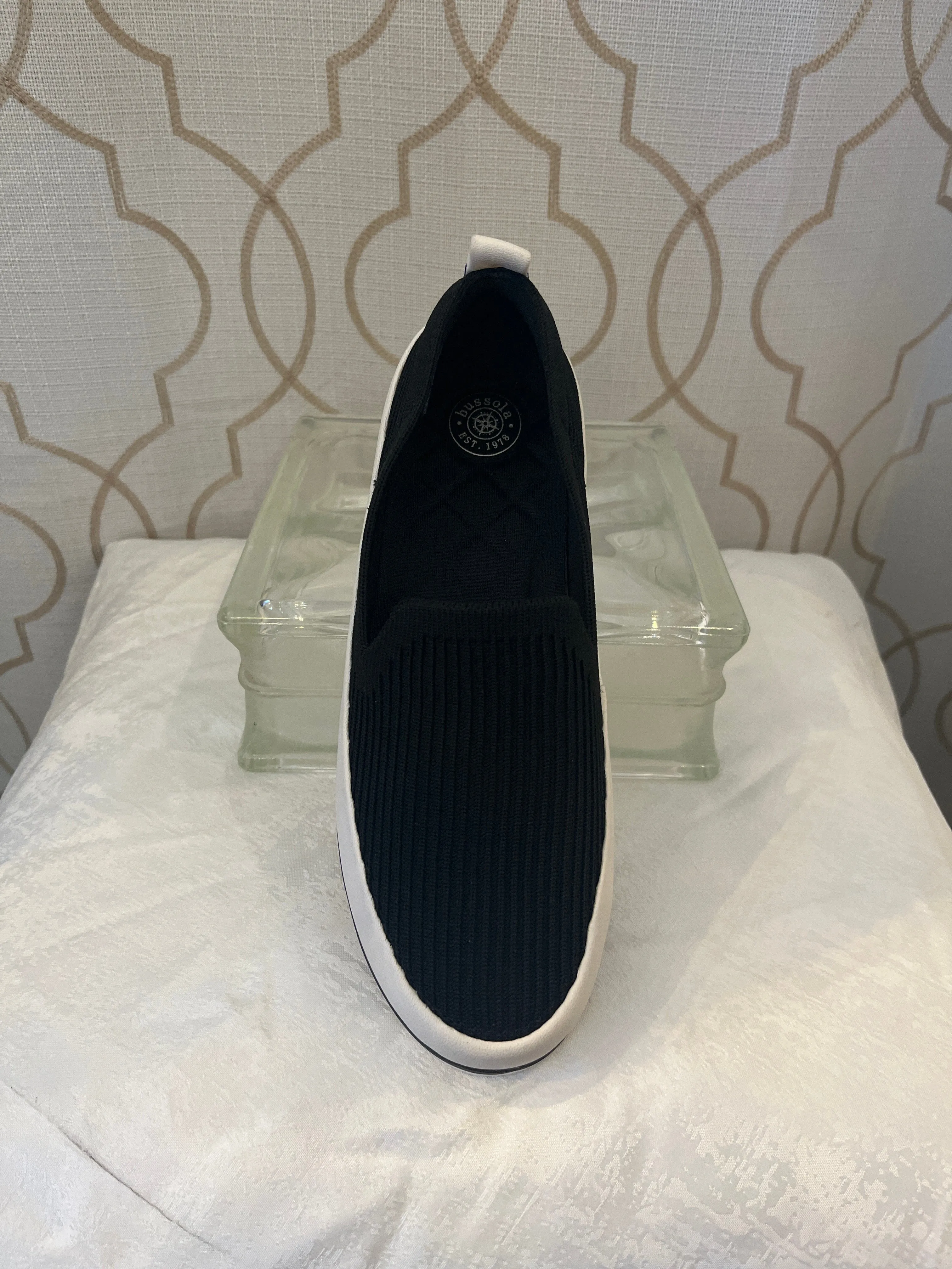 BUSSOLA KASJA BLACK KNIT SLIP ON