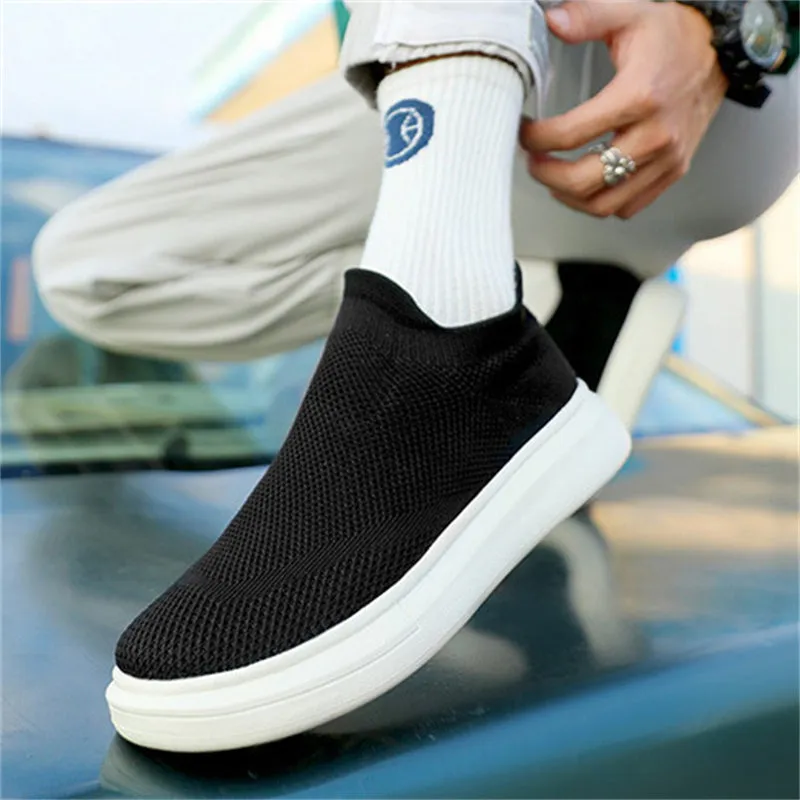Casual Men's Round Toe Slip-on Soft Mesh Sneakers