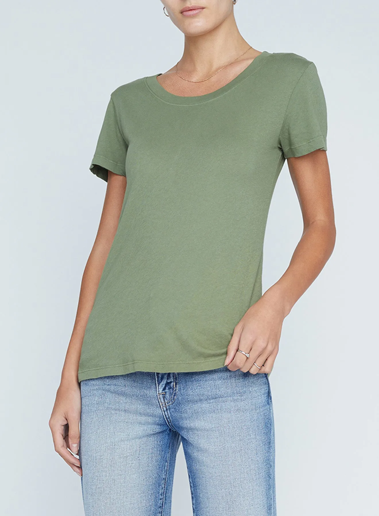 CORY SCOOP NECK TEE IN CLOVER