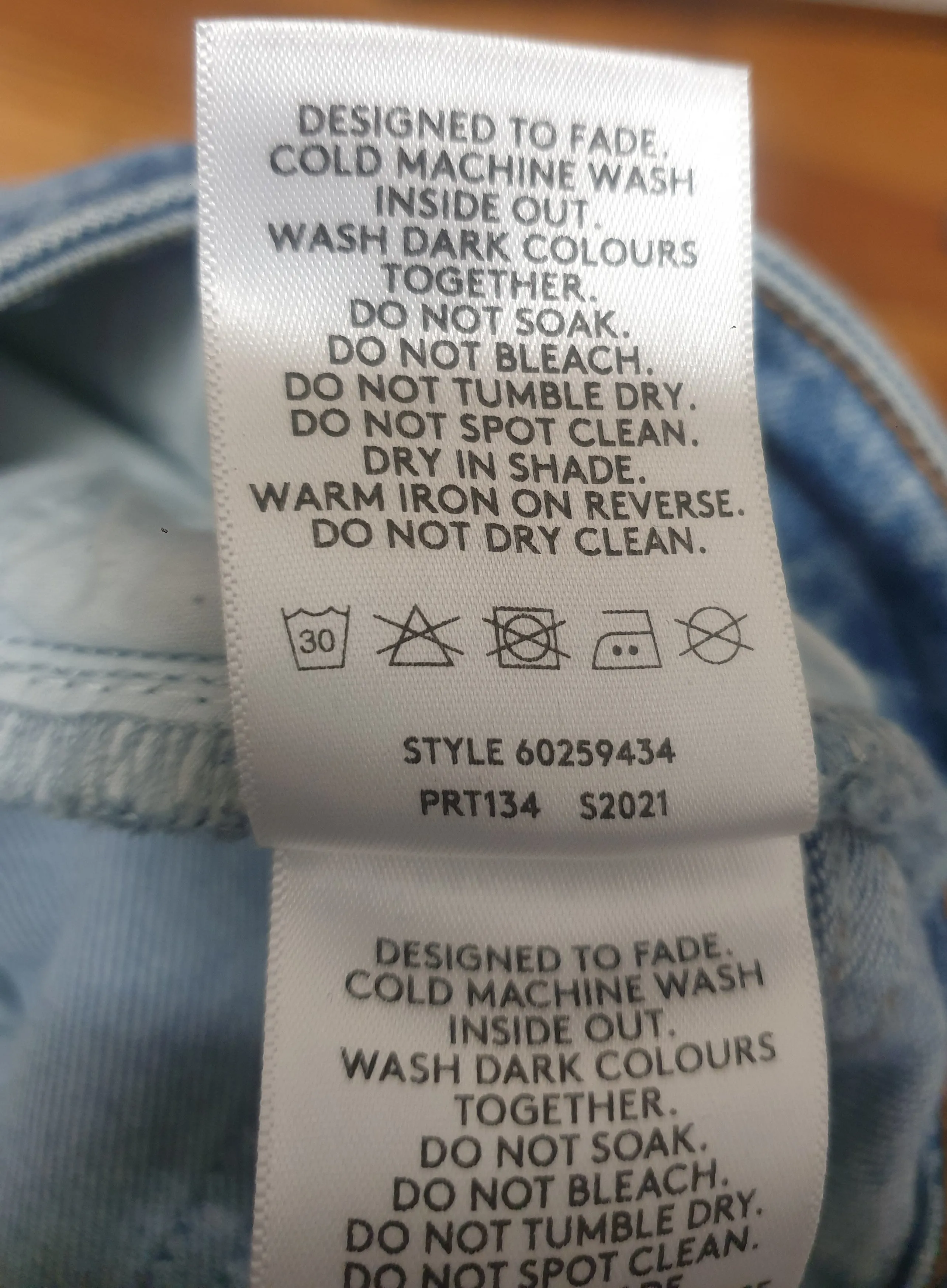 Country Road light denim skirt size 6