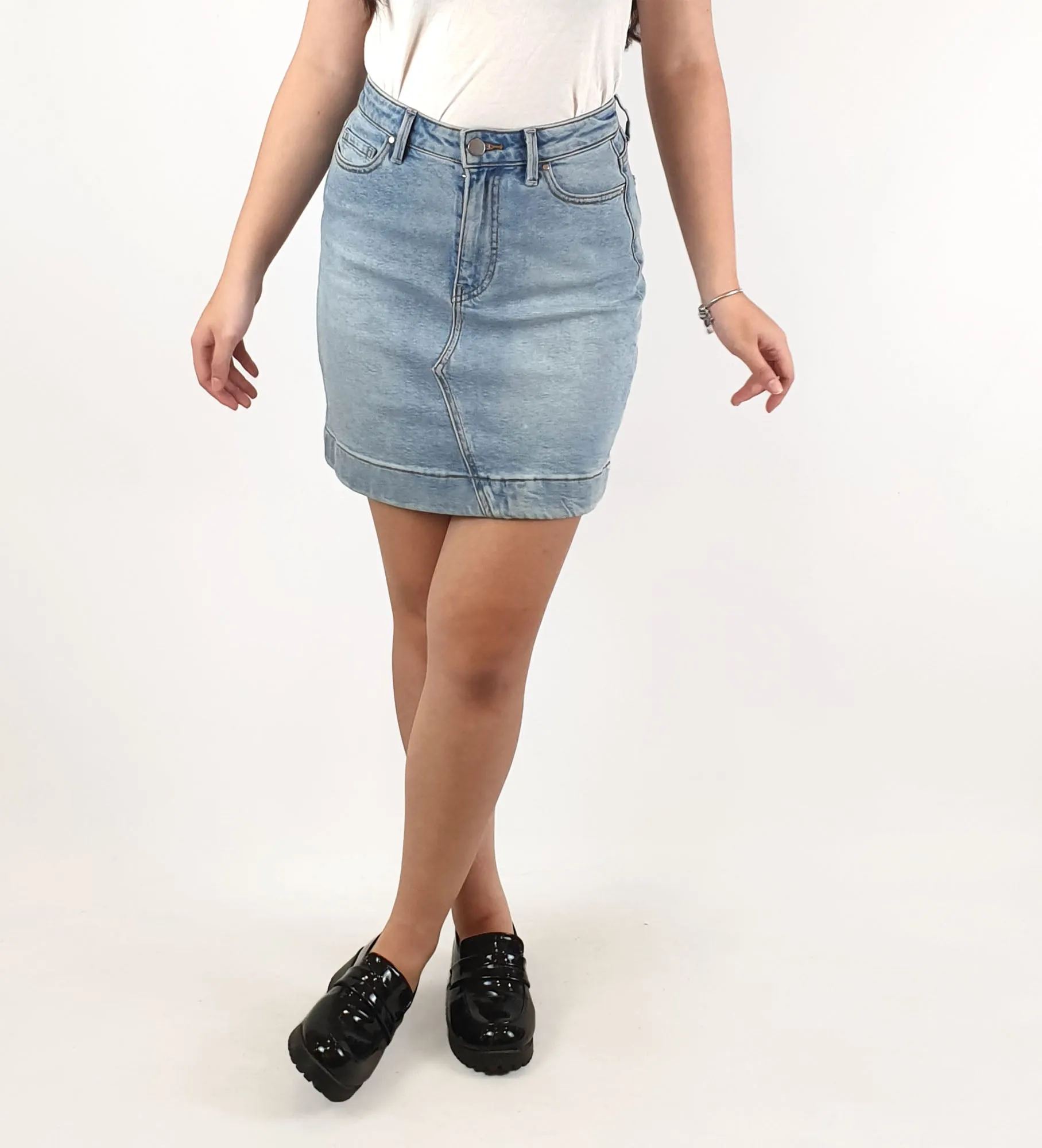 Country Road light denim skirt size 6