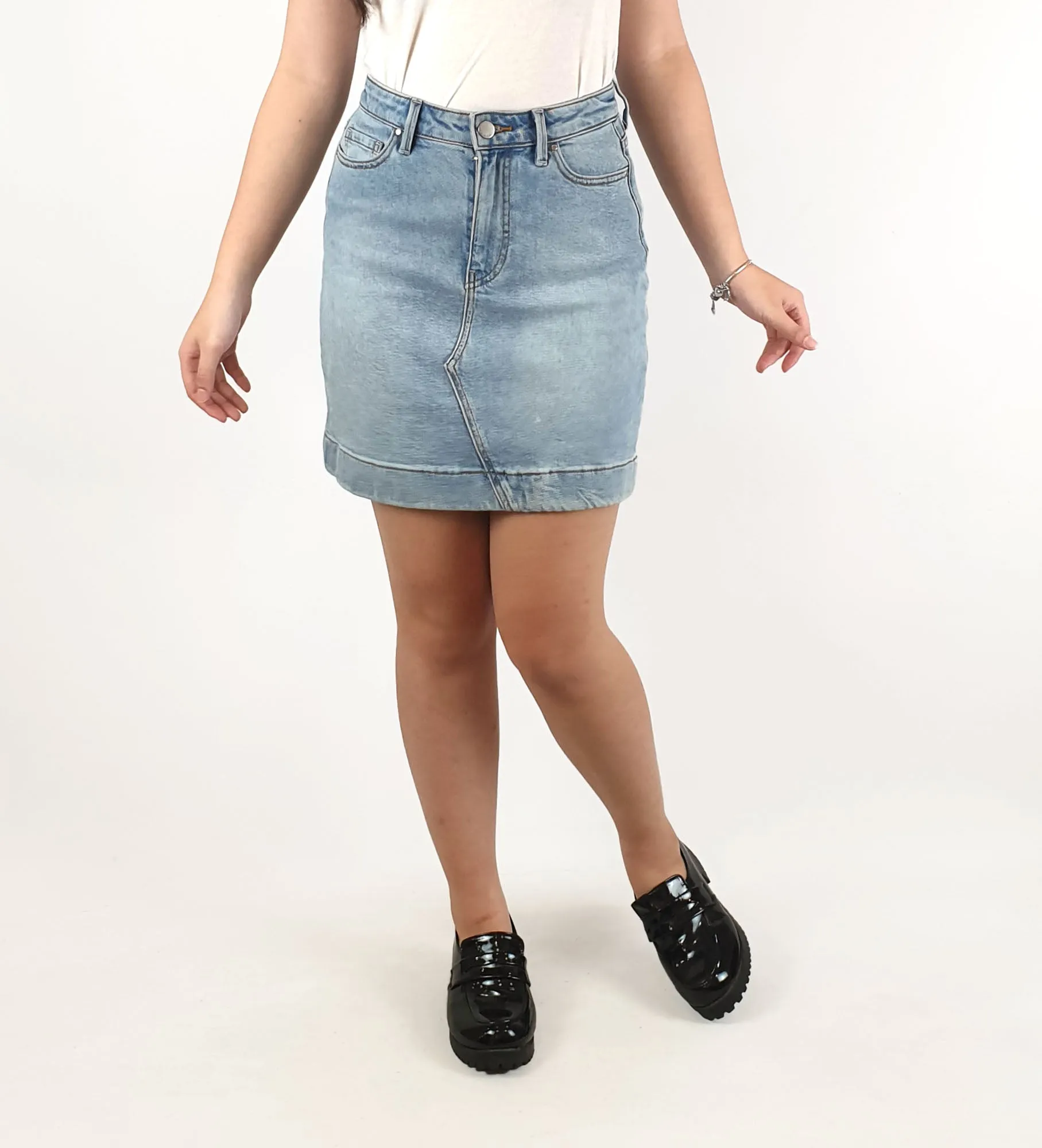 Country Road light denim skirt size 6