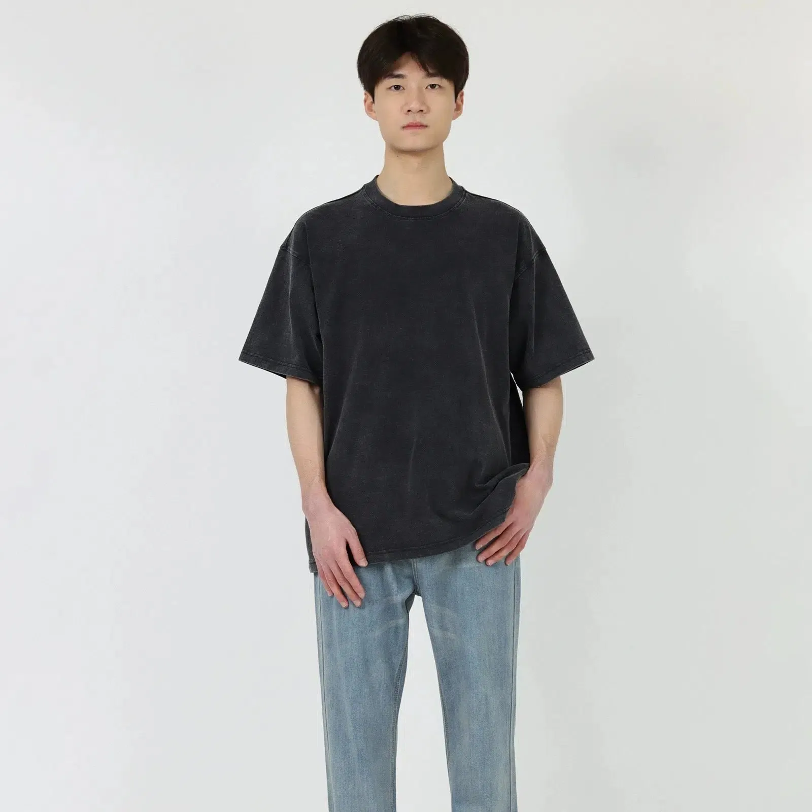 Distressed Basic round neck T-shirt