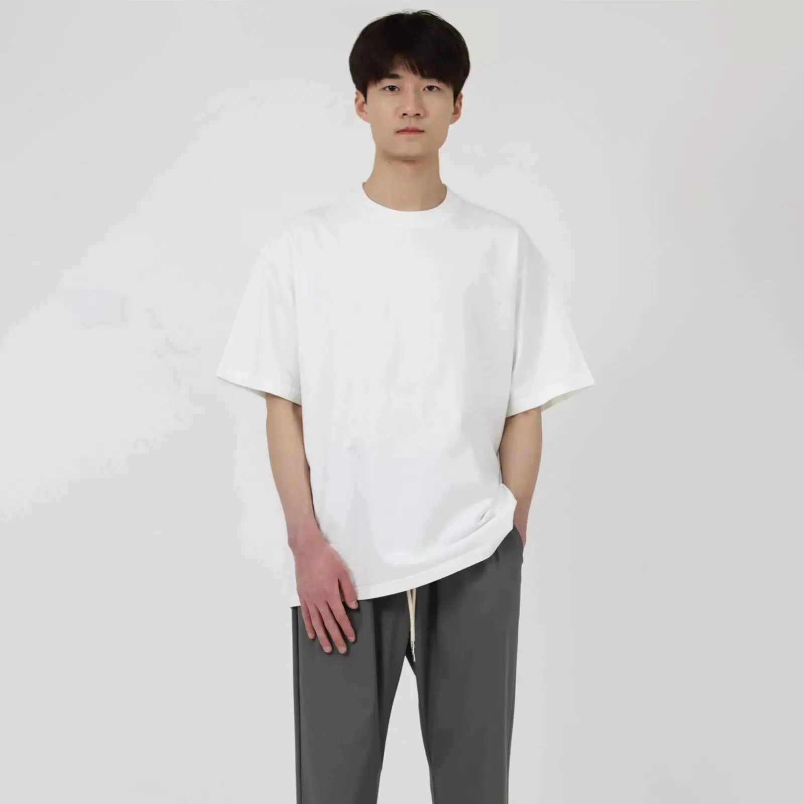 Distressed Basic round neck T-shirt