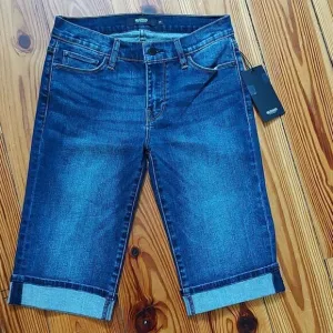 Hudson Amelia Cuffed Knee Short Size 26 NWT