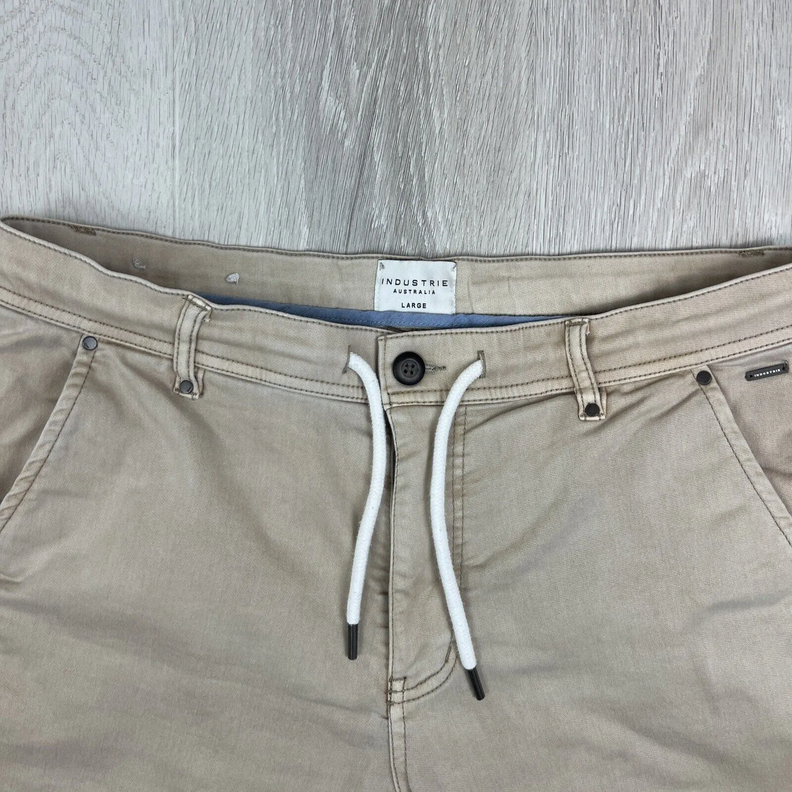 Industrie Mens Beige Chino Shorts Size Large