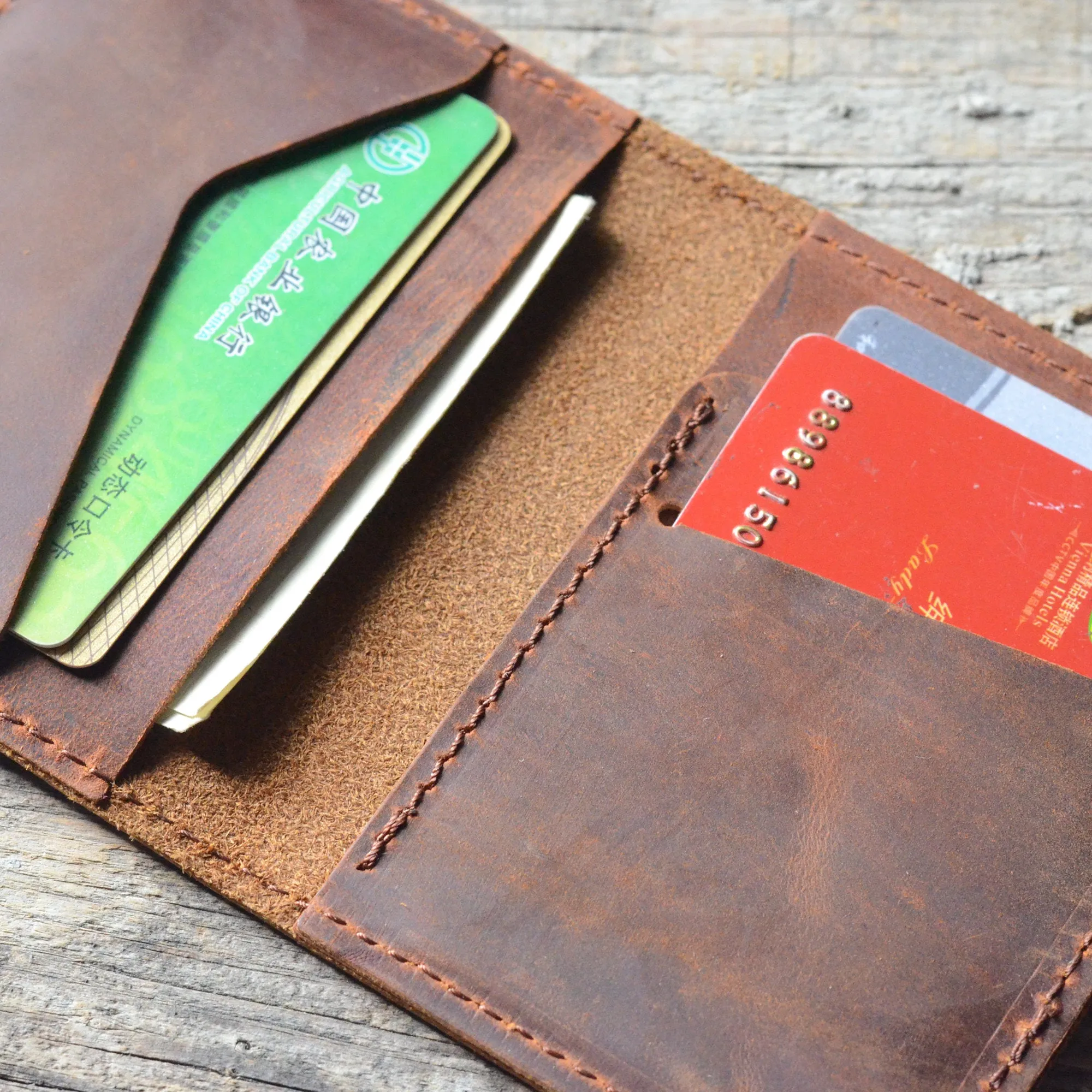 JJNUSA Bifold Wallet Men's Minimalist Card Holder Distressed Leather Wallet | brown