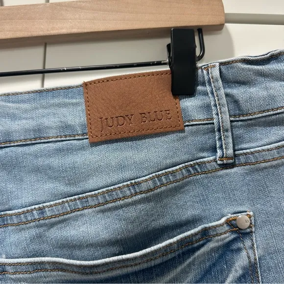 Judy Blue PERFECT FIT TUMMY CONTROL HIGH WAIST SHORTS