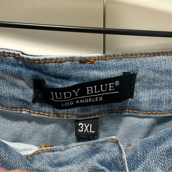Judy Blue PERFECT FIT TUMMY CONTROL HIGH WAIST SHORTS