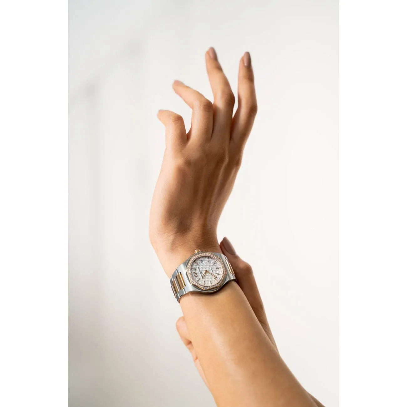 LAUREATO 34 MM (PRE-ORDER)