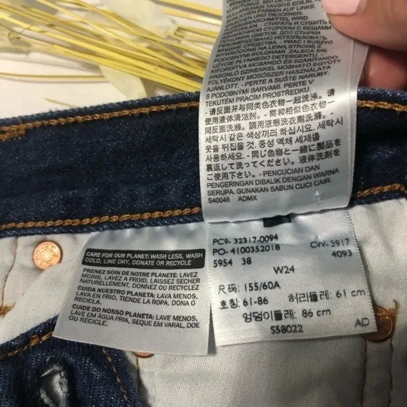 LEVI’S 501 High-Rise Cuffed Denim Short