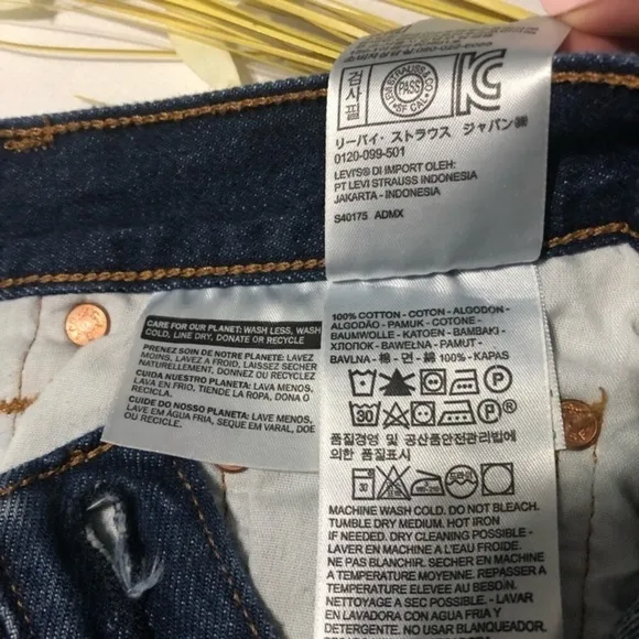 LEVI’S 501 High-Rise Cuffed Denim Short