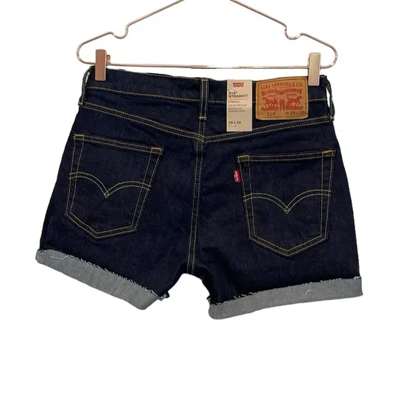 Levi’s dark denim rolled cuffed 514 straight jeans shorts. NWT 29x30