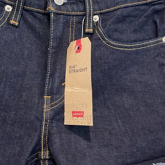 Levi’s dark denim rolled cuffed 514 straight jeans shorts. NWT 29x30