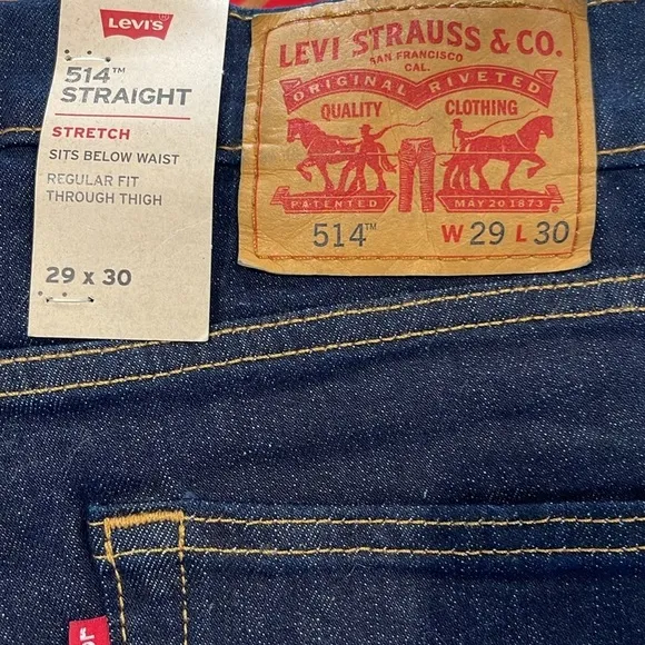 Levi’s dark denim rolled cuffed 514 straight jeans shorts. NWT 29x30