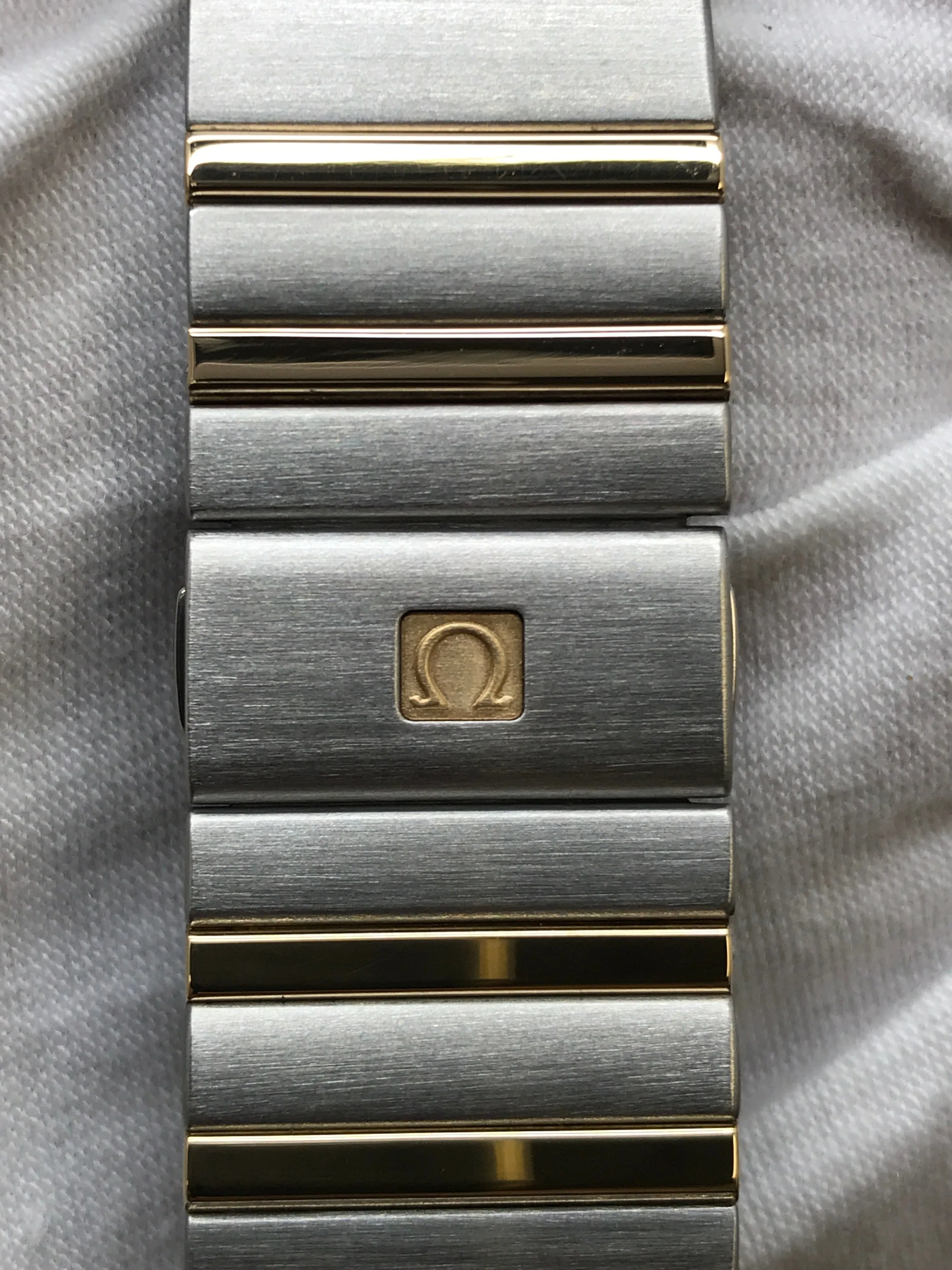 Omega Constellation Double Eagle 1213.30.00 Silver Dial Quartz Watch