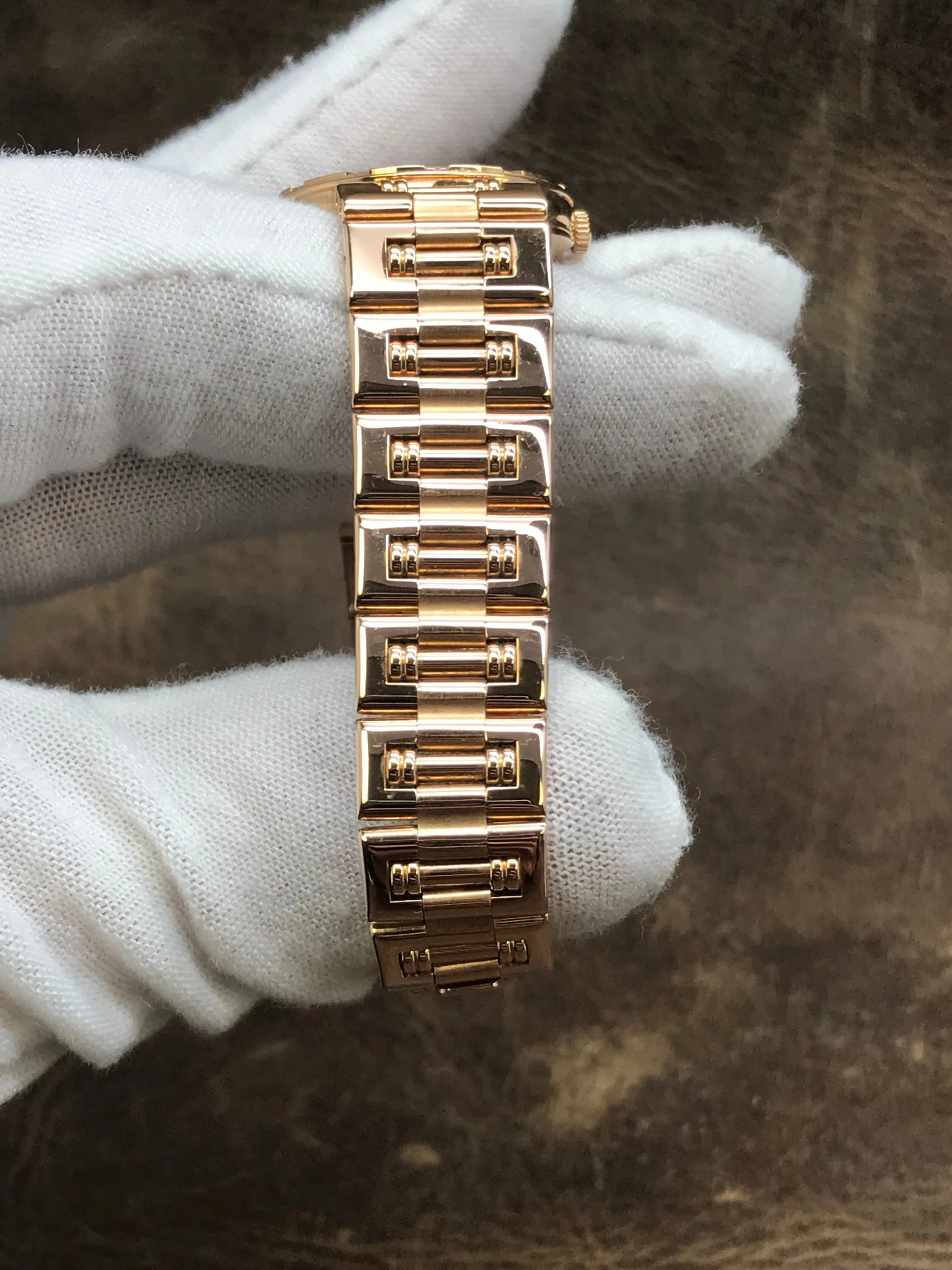Piaget Dancer 18K Gold 80563/K81 Champagne Dial Quartz Women's Watch