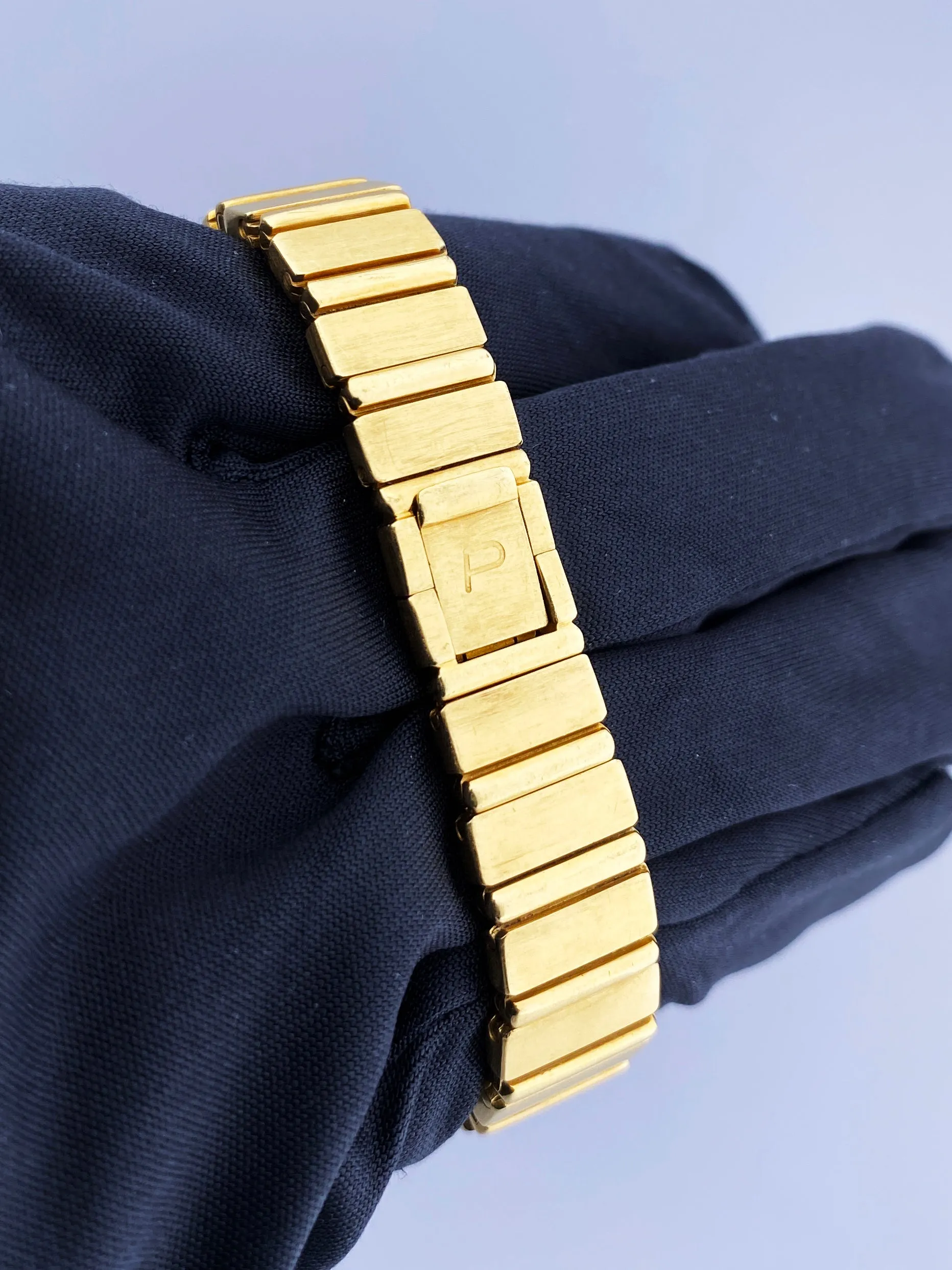 Piaget Quartz 15201C701 Diamond Dial 18K Yellow Gold Ladies Watch