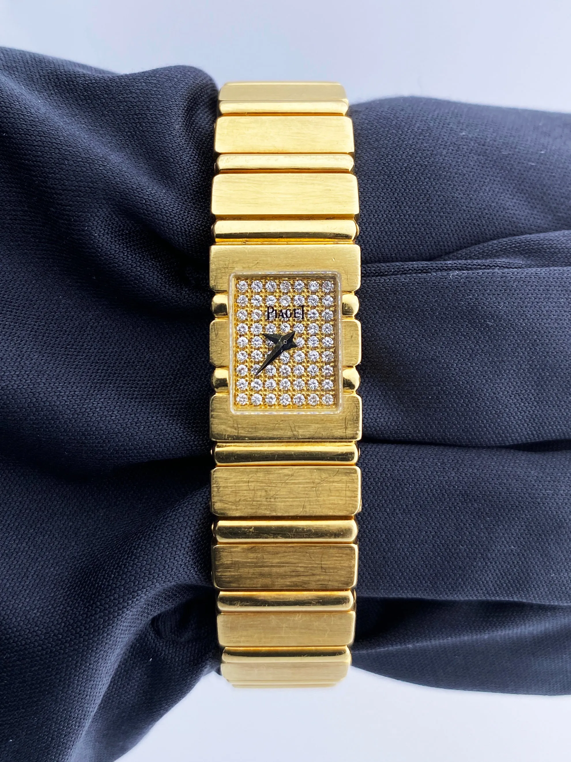 Piaget Quartz 15201C701 Diamond Dial 18K Yellow Gold Ladies Watch