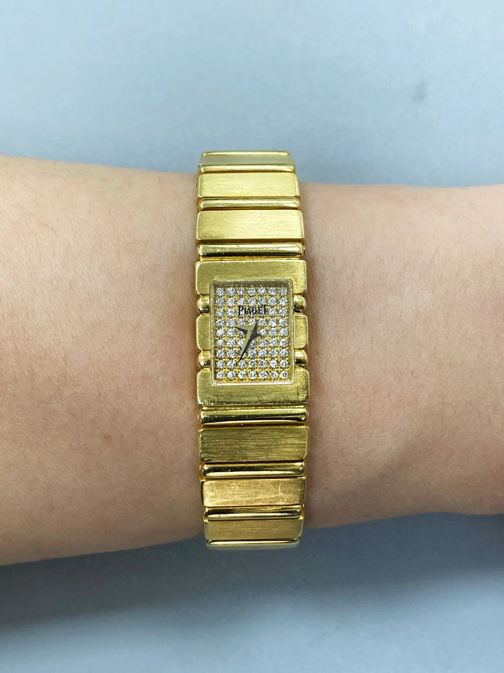 Piaget Quartz 15201C701 Diamond Dial 18K Yellow Gold Ladies Watch