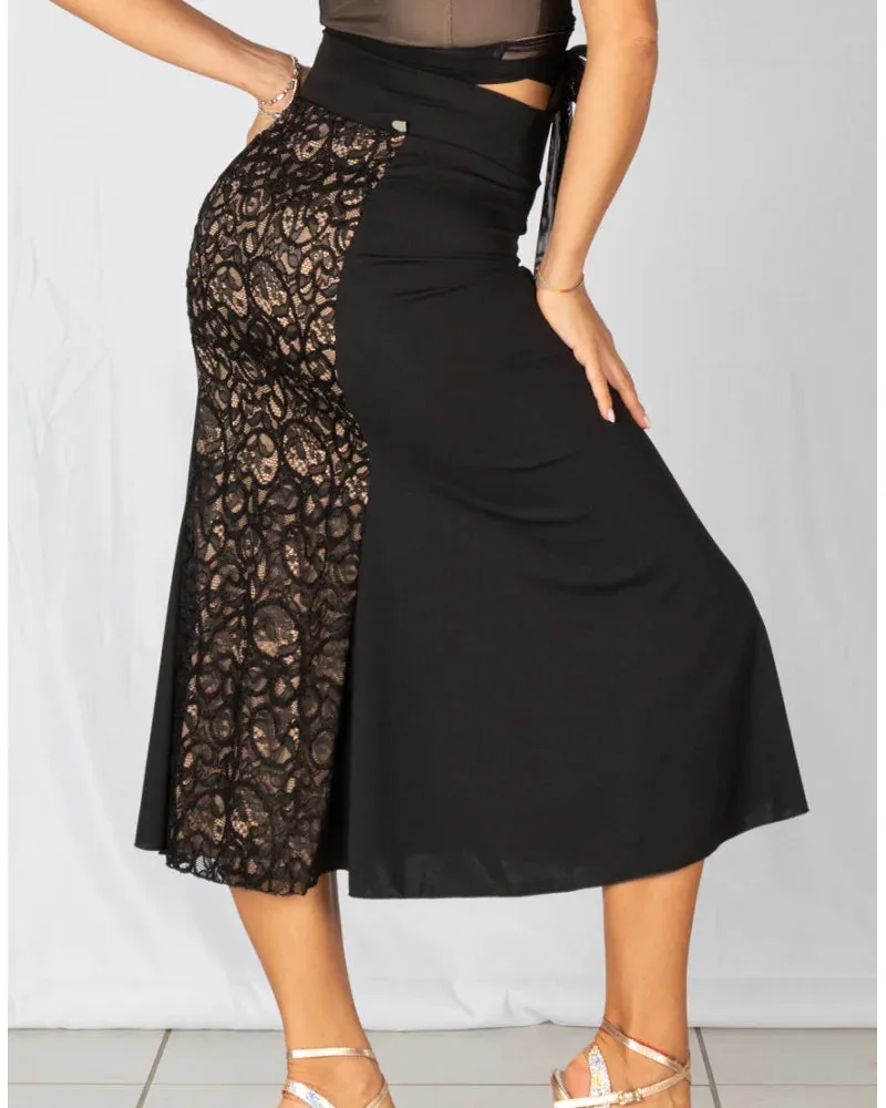 Skirt / Black With Lace