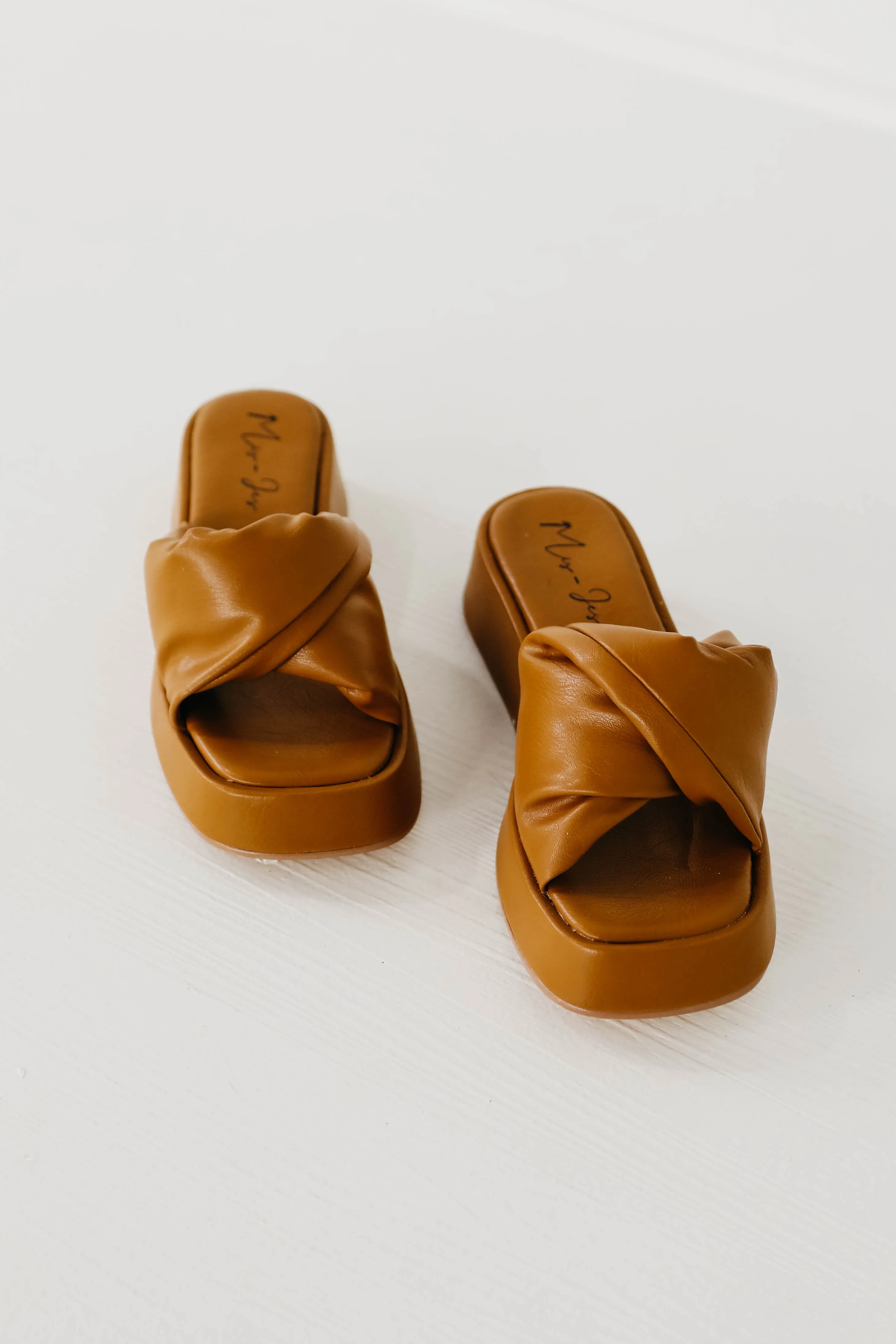 The Amelia Chunky Slide - Camel