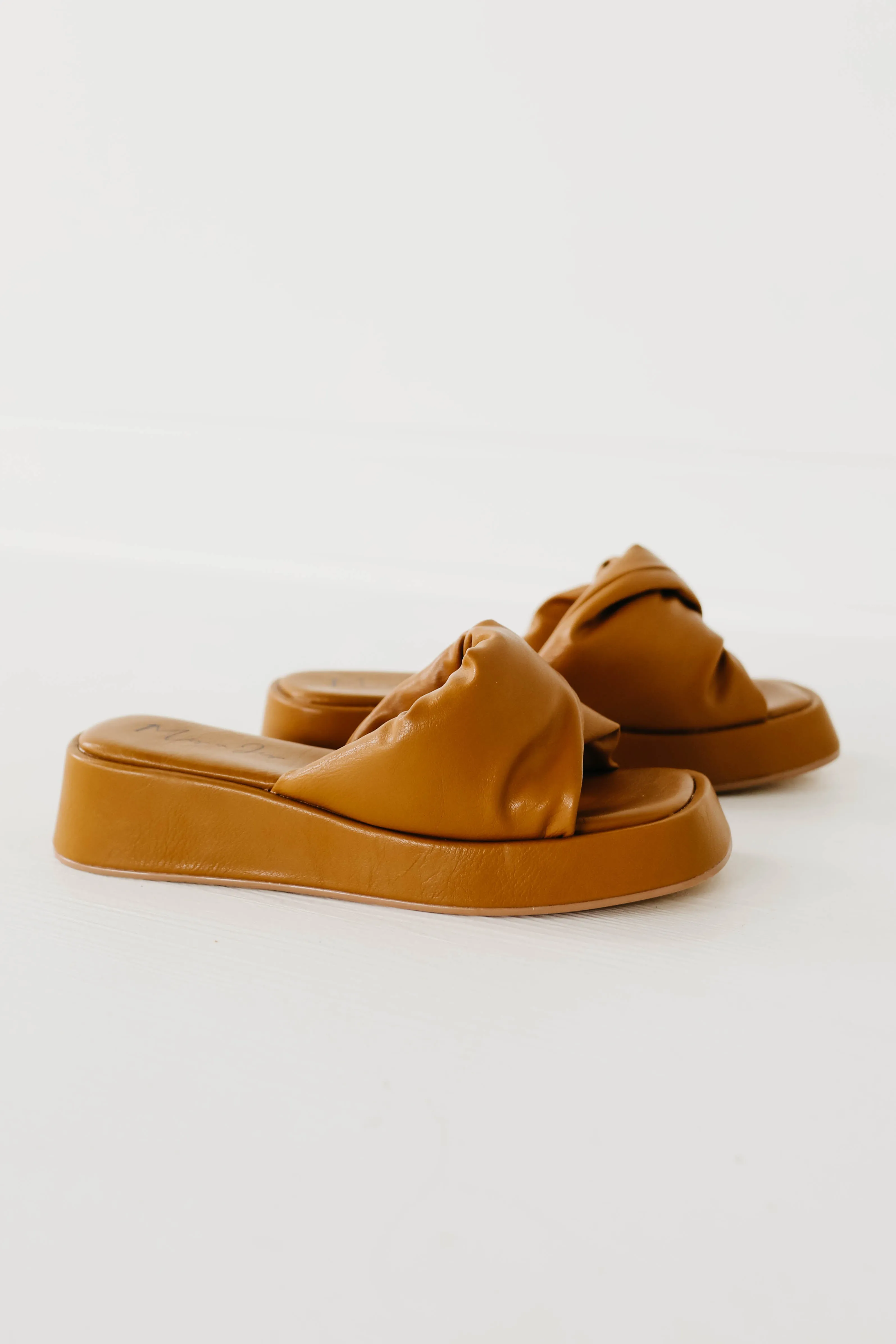 The Amelia Chunky Slide - Camel