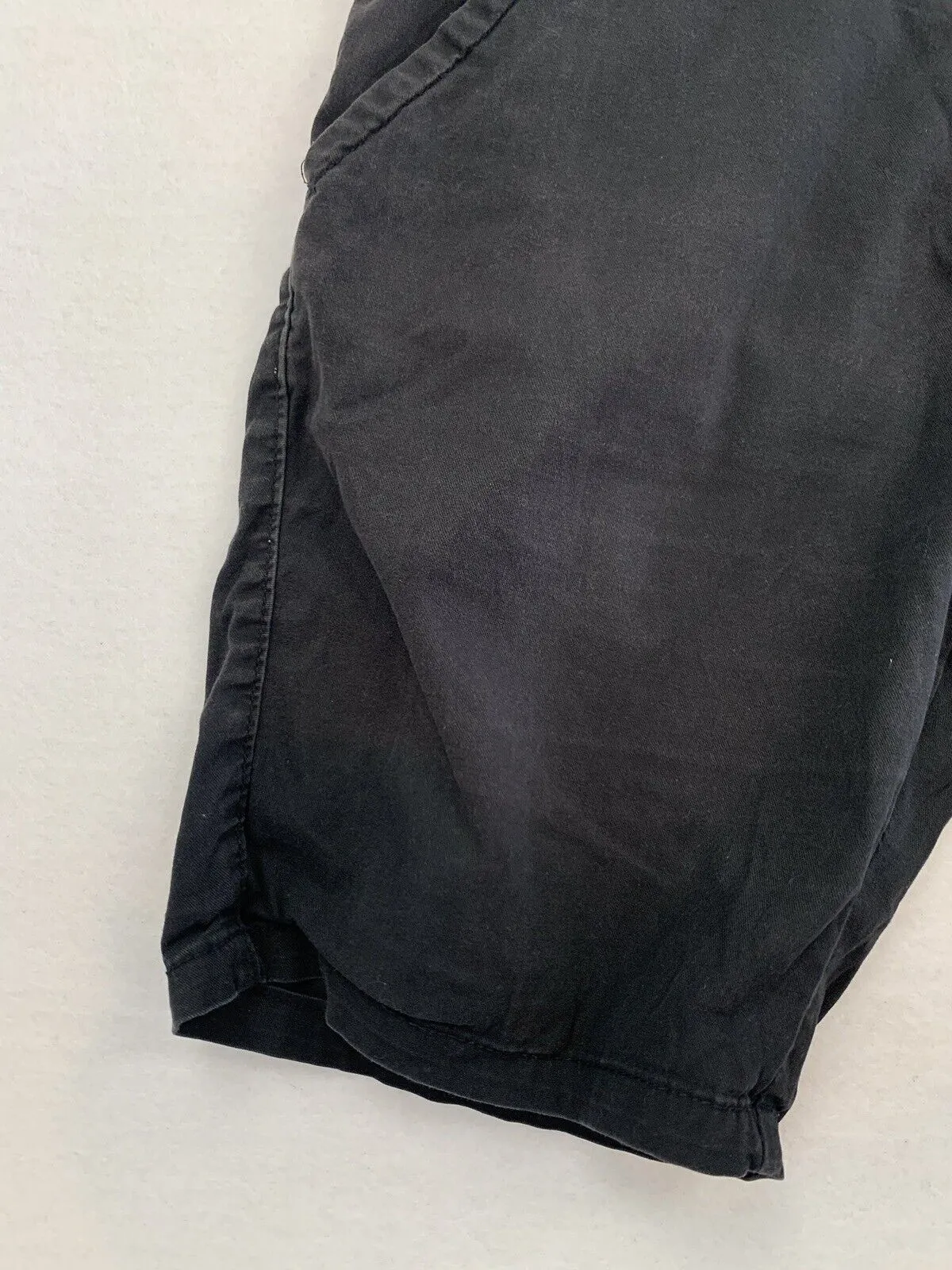 UUA Men’s Black Chino Shorts Size 32