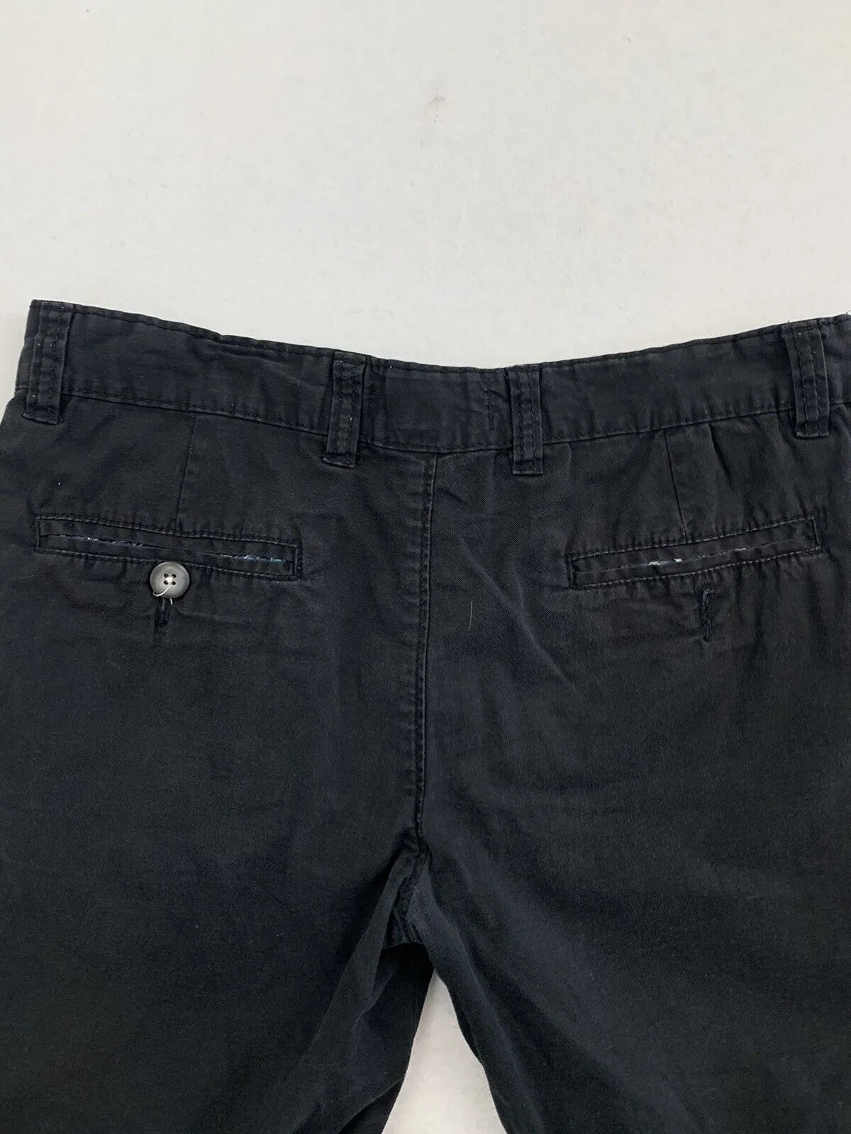 UUA Men’s Black Chino Shorts Size 32