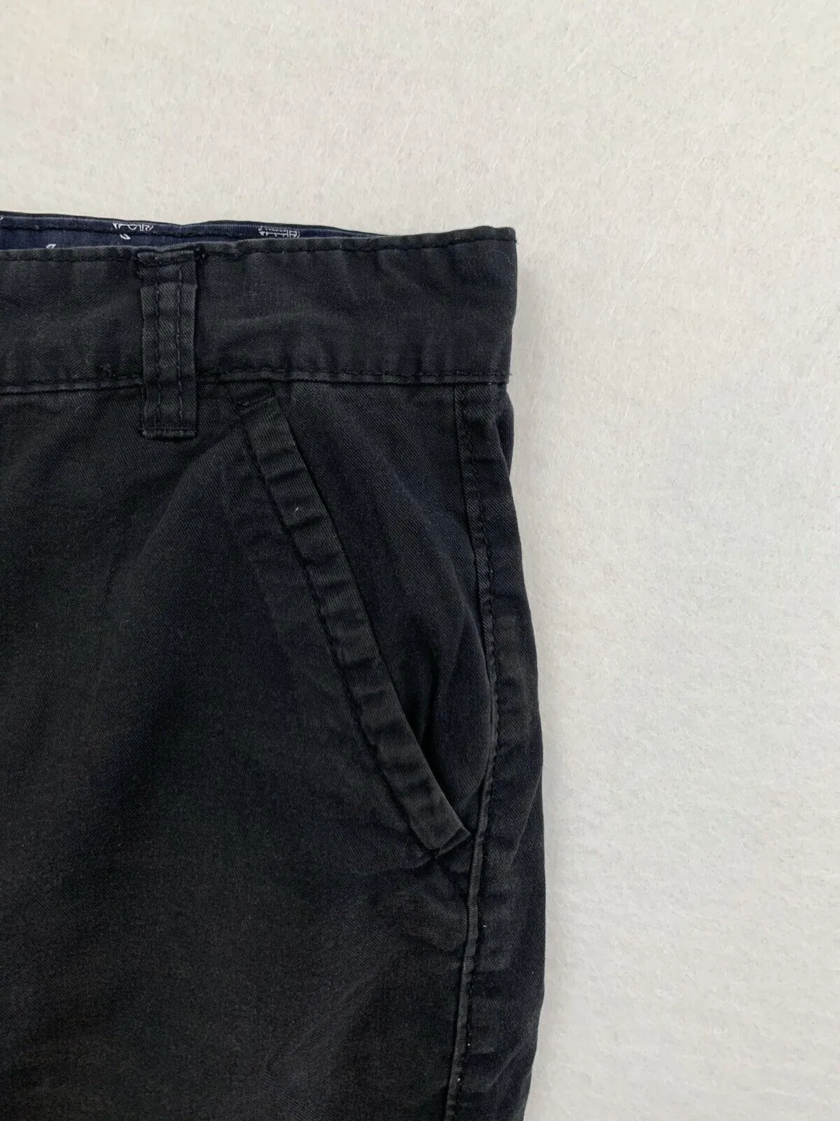 UUA Men’s Black Chino Shorts Size 32