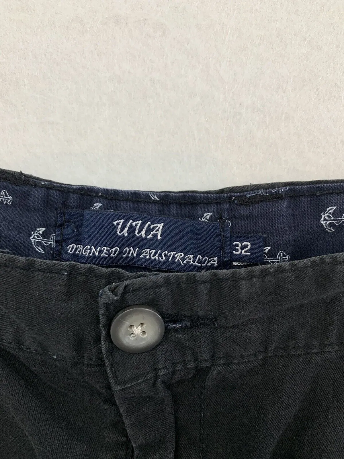 UUA Men’s Black Chino Shorts Size 32