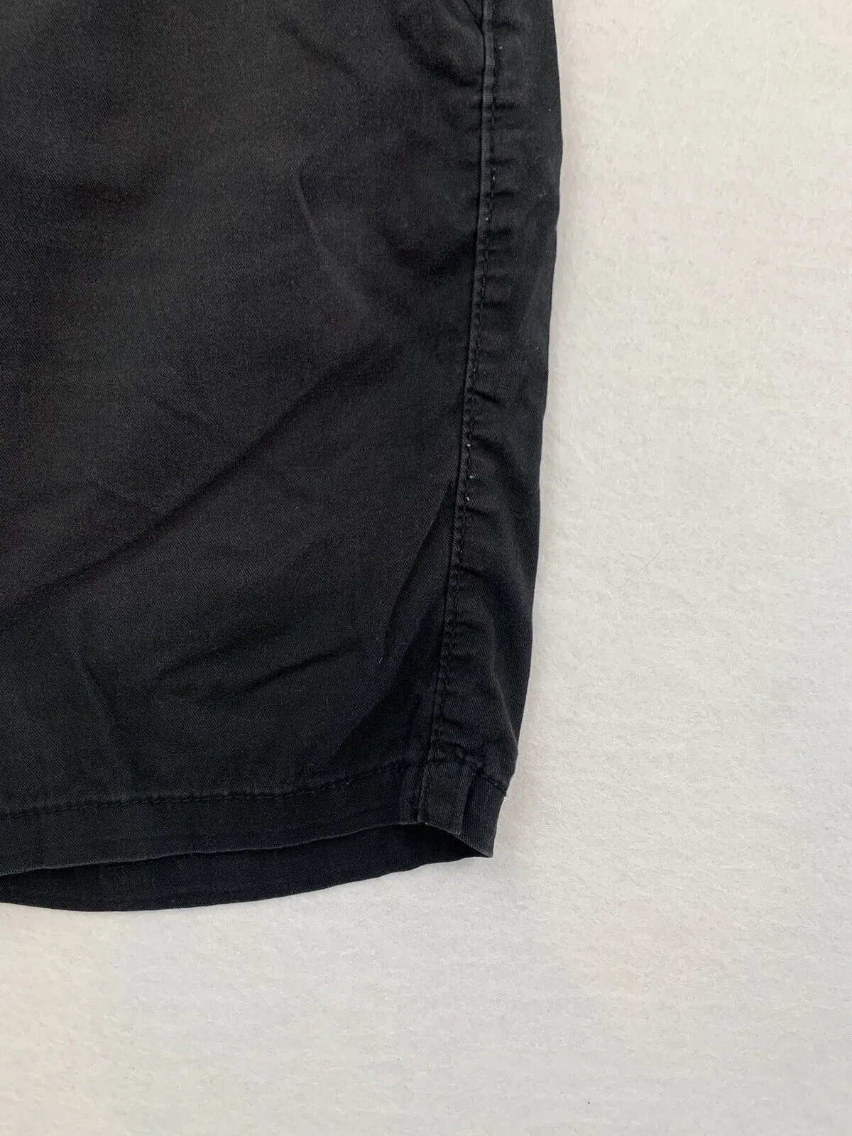 UUA Men’s Black Chino Shorts Size 32