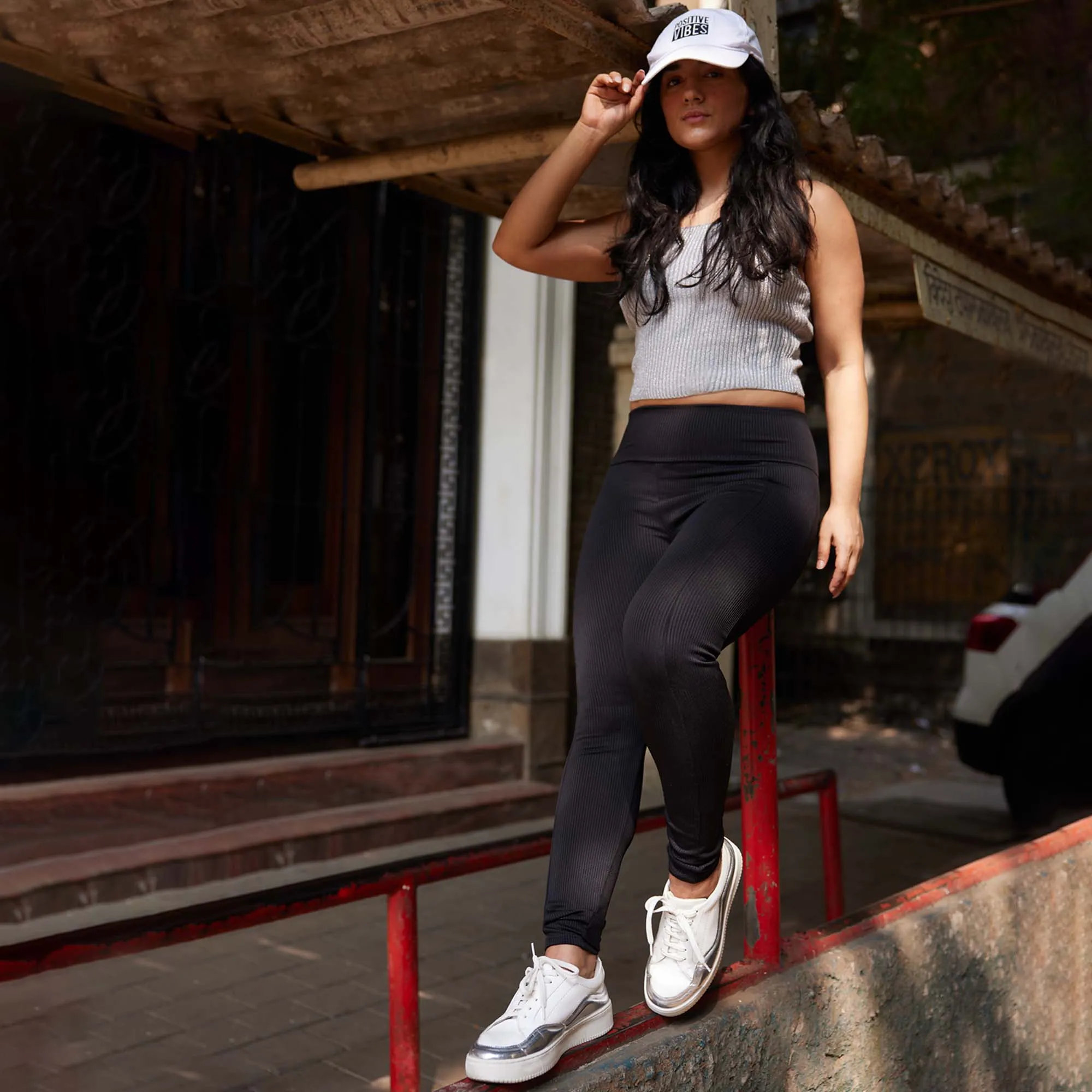 Wave Lowtop Sneakers - Silver