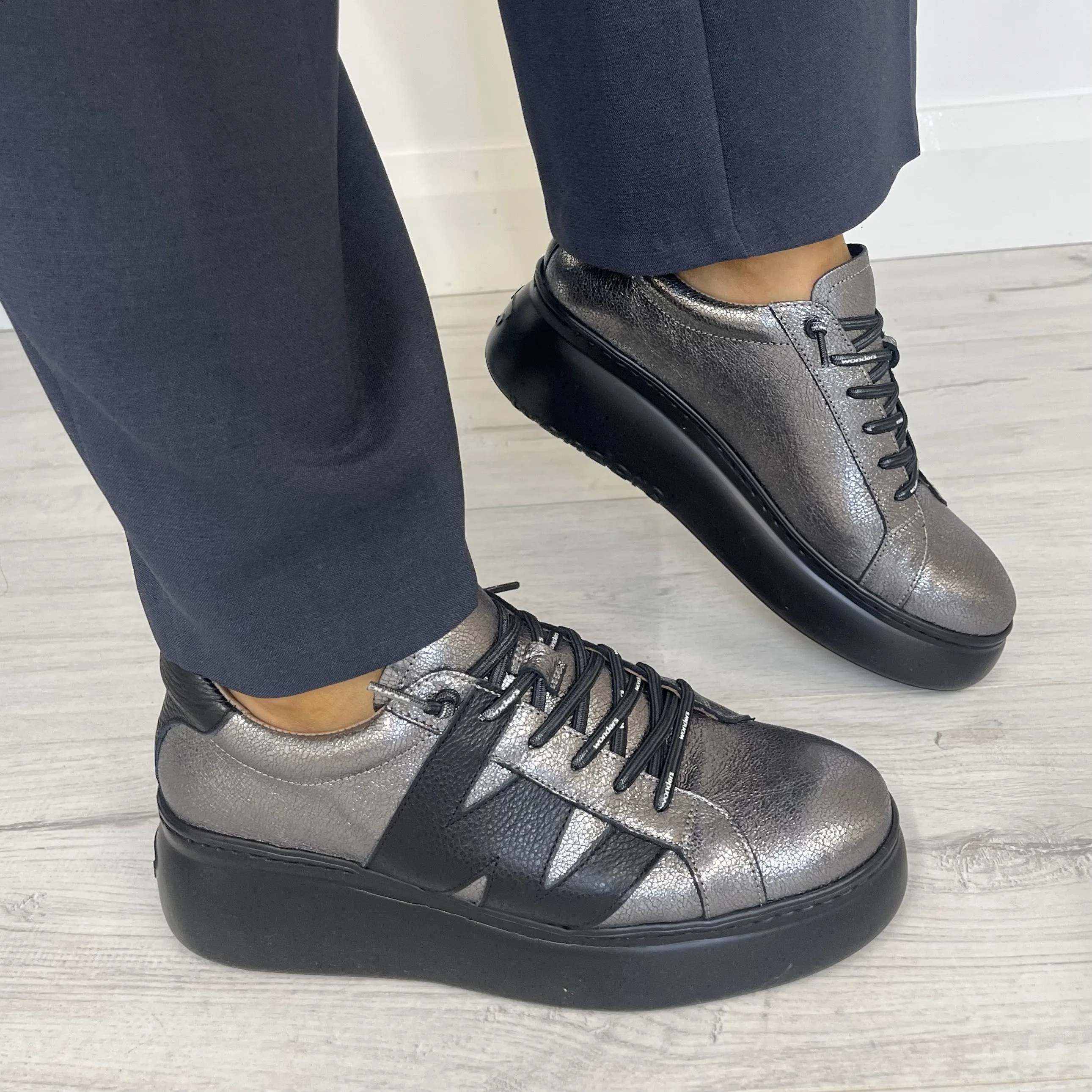 Wonders Pewter Leather Black Modern Sole Brand Lace Sneakers