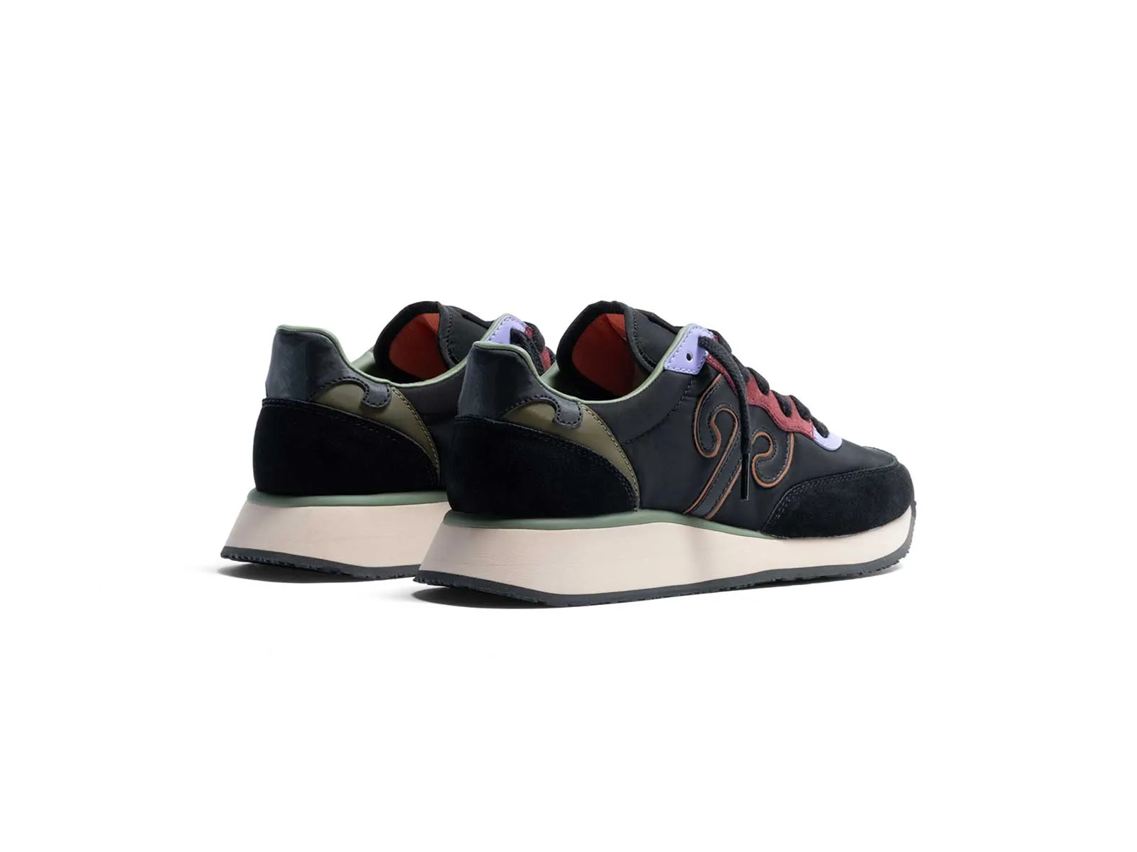 WUSHU M503 W Master Sport i sort og burgunder.